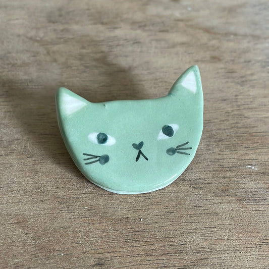 Broche chat en céramique faïence
