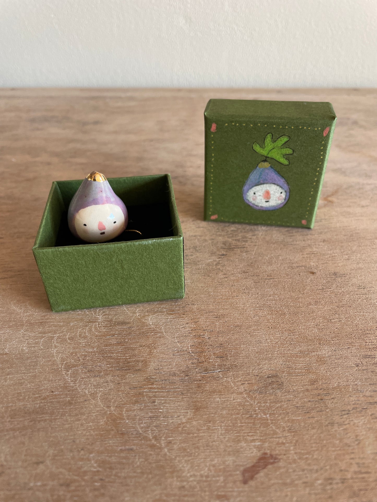 Mini figue faïence et or