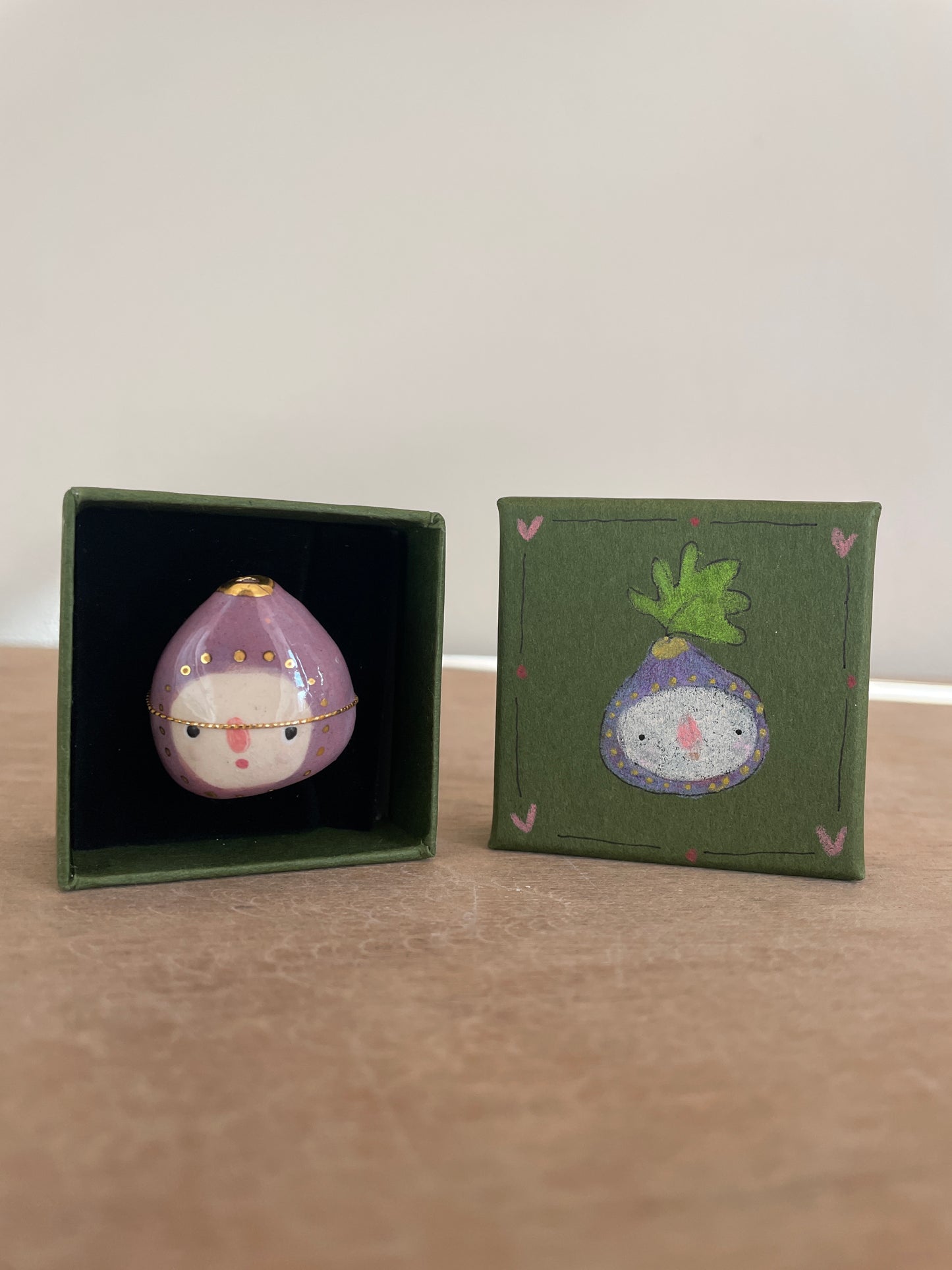 Mini figue faïence et or