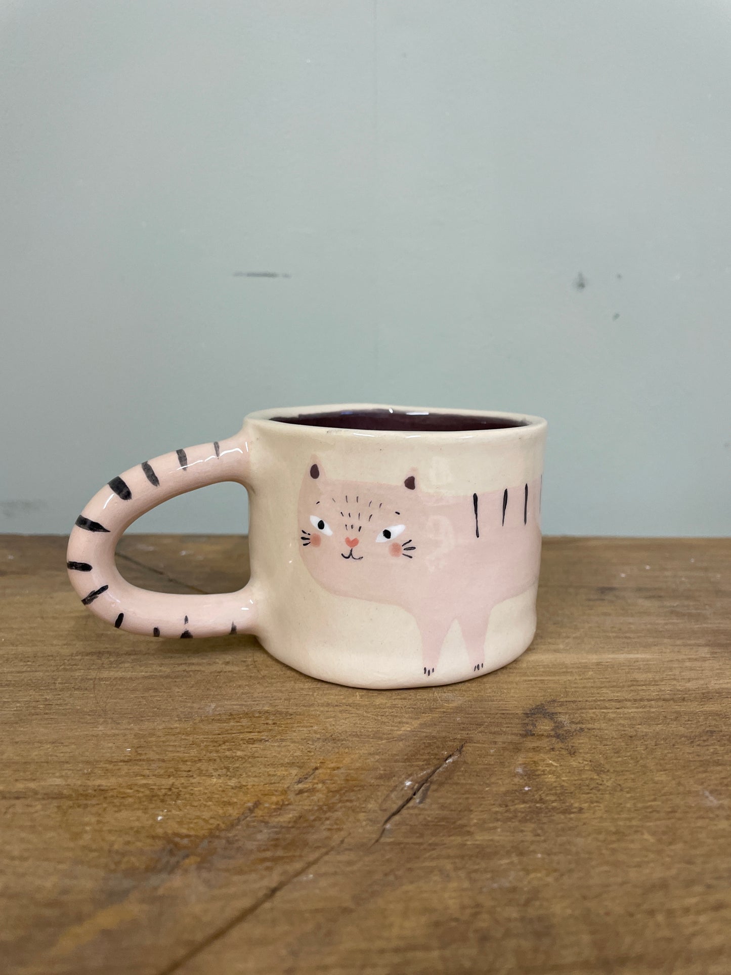 Tasse chat rose saucisse en céramique