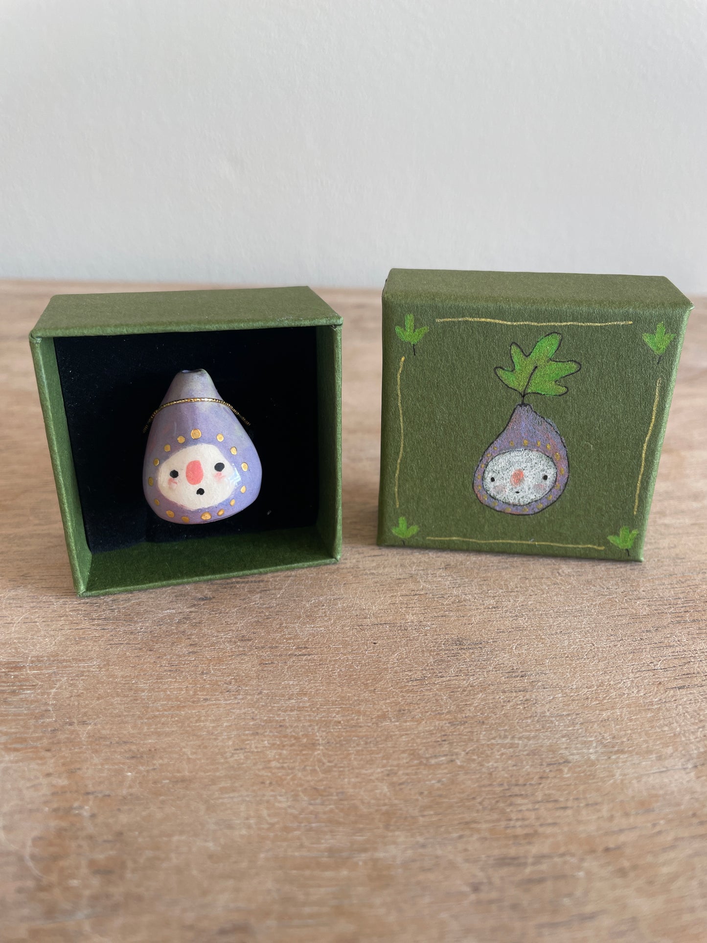 Mini figue faïence et or