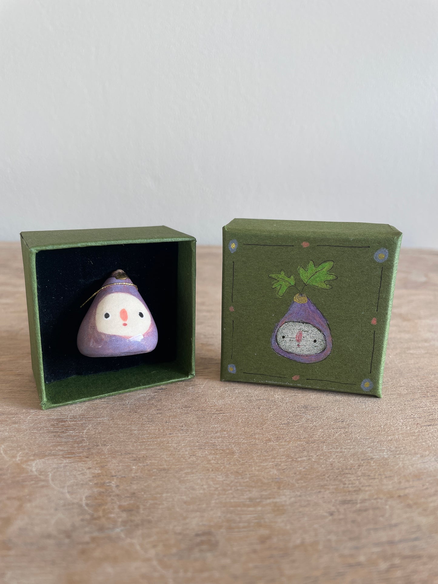 Mini figue faïence et or