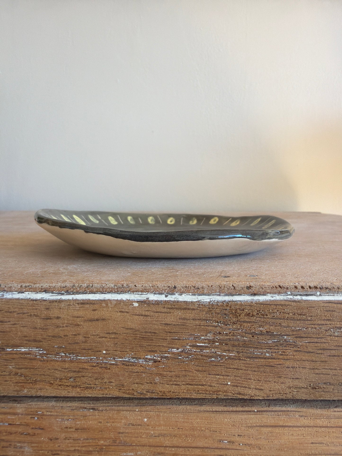 Petite assiette en céramique
