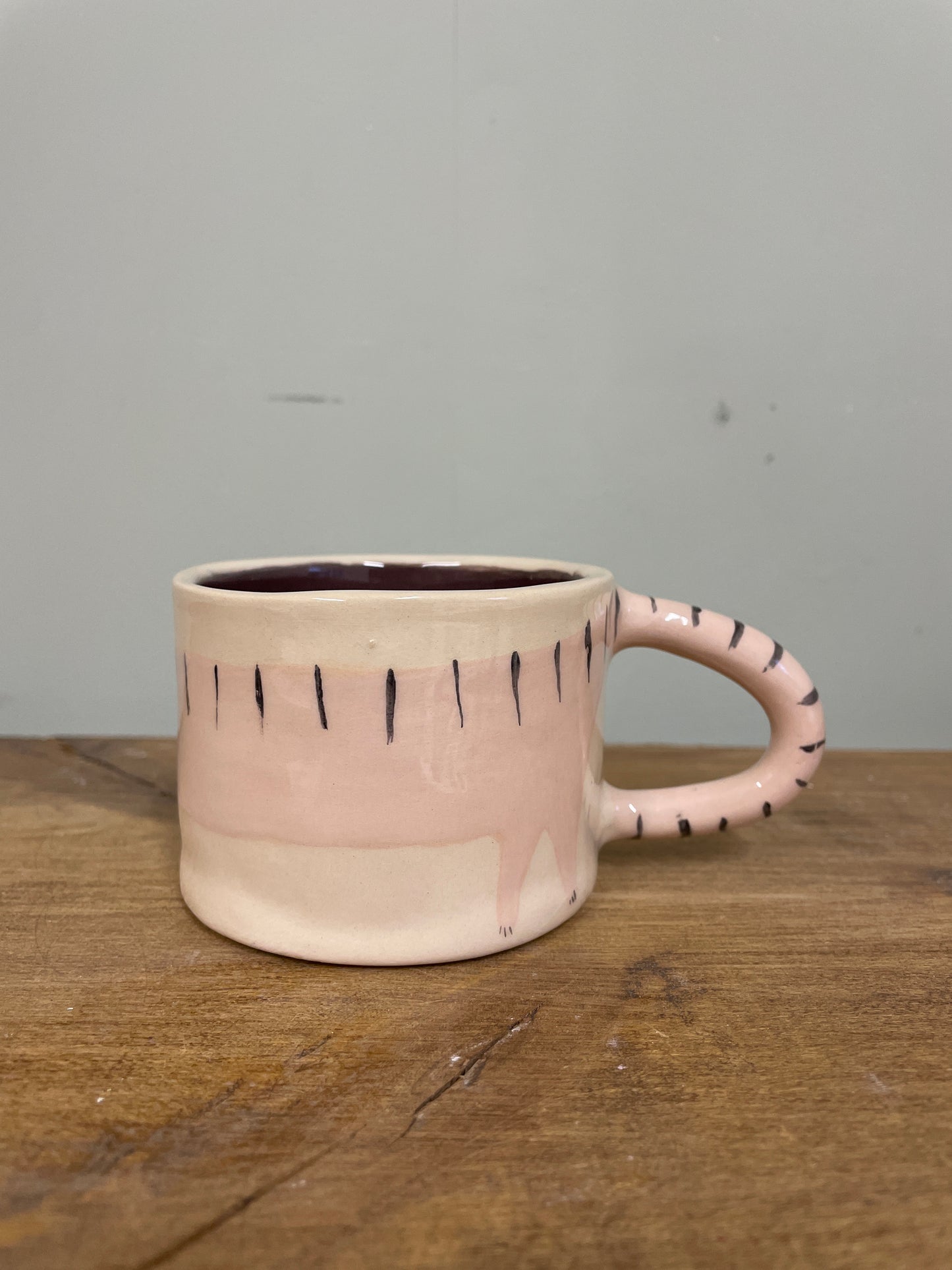 Tasse chat rose saucisse en céramique