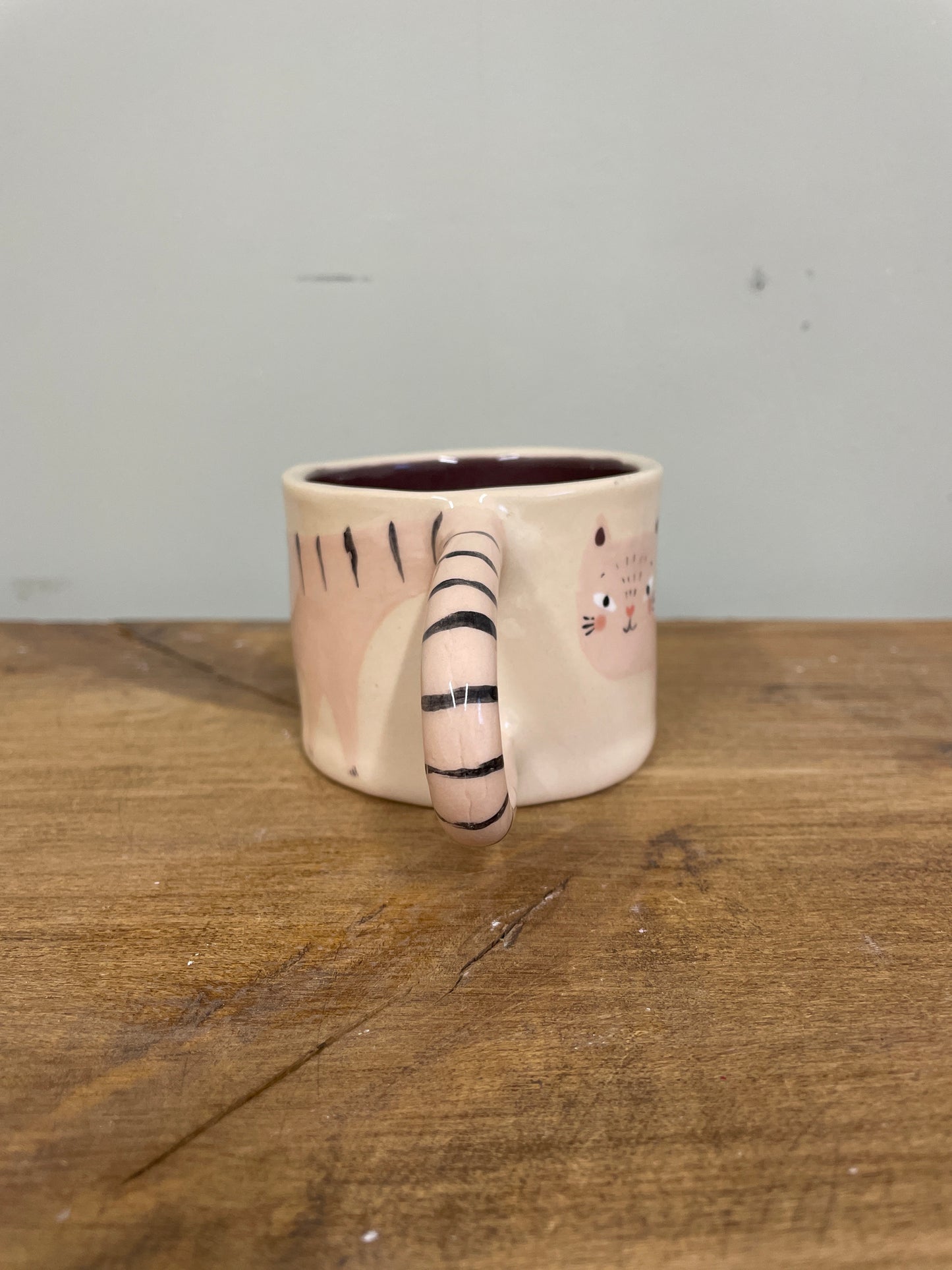 Tasse chat rose saucisse en céramique