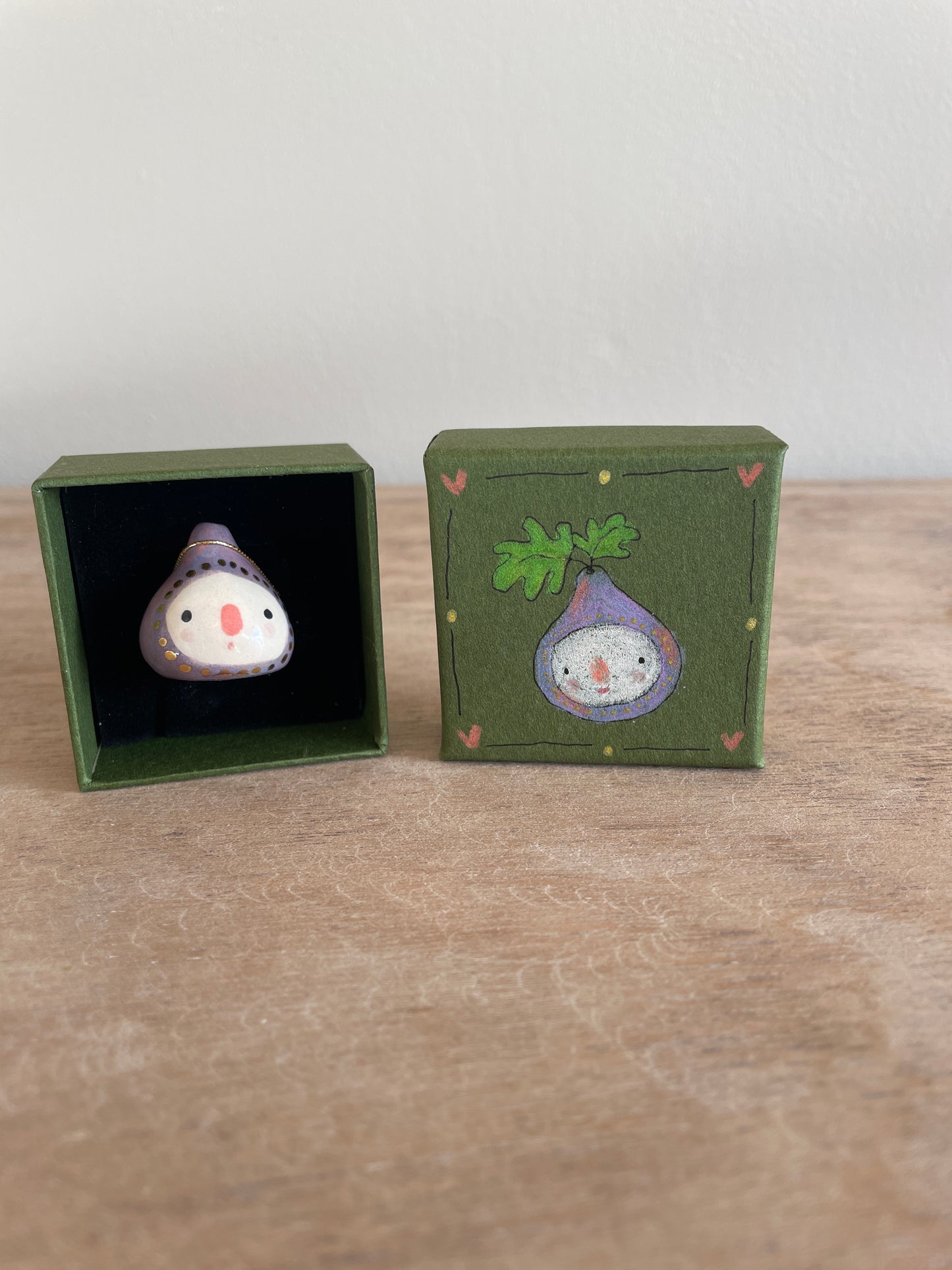 Mini figue faïence et or